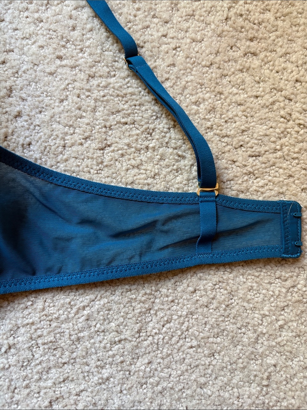 2 Bras - Picture 5 of 8